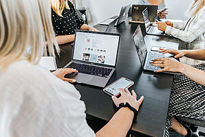 The-Ultimate-Guide-for-Manage-Social-Media-Marketing